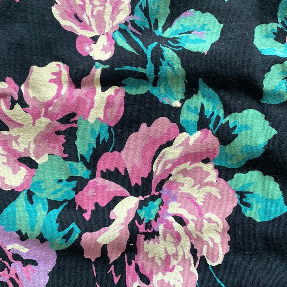 Aritzia Pencil/Mini Skirt - Picture 4 of 6